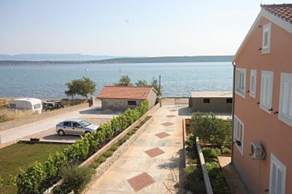 Apartments Pasman Banj Bilik gambar